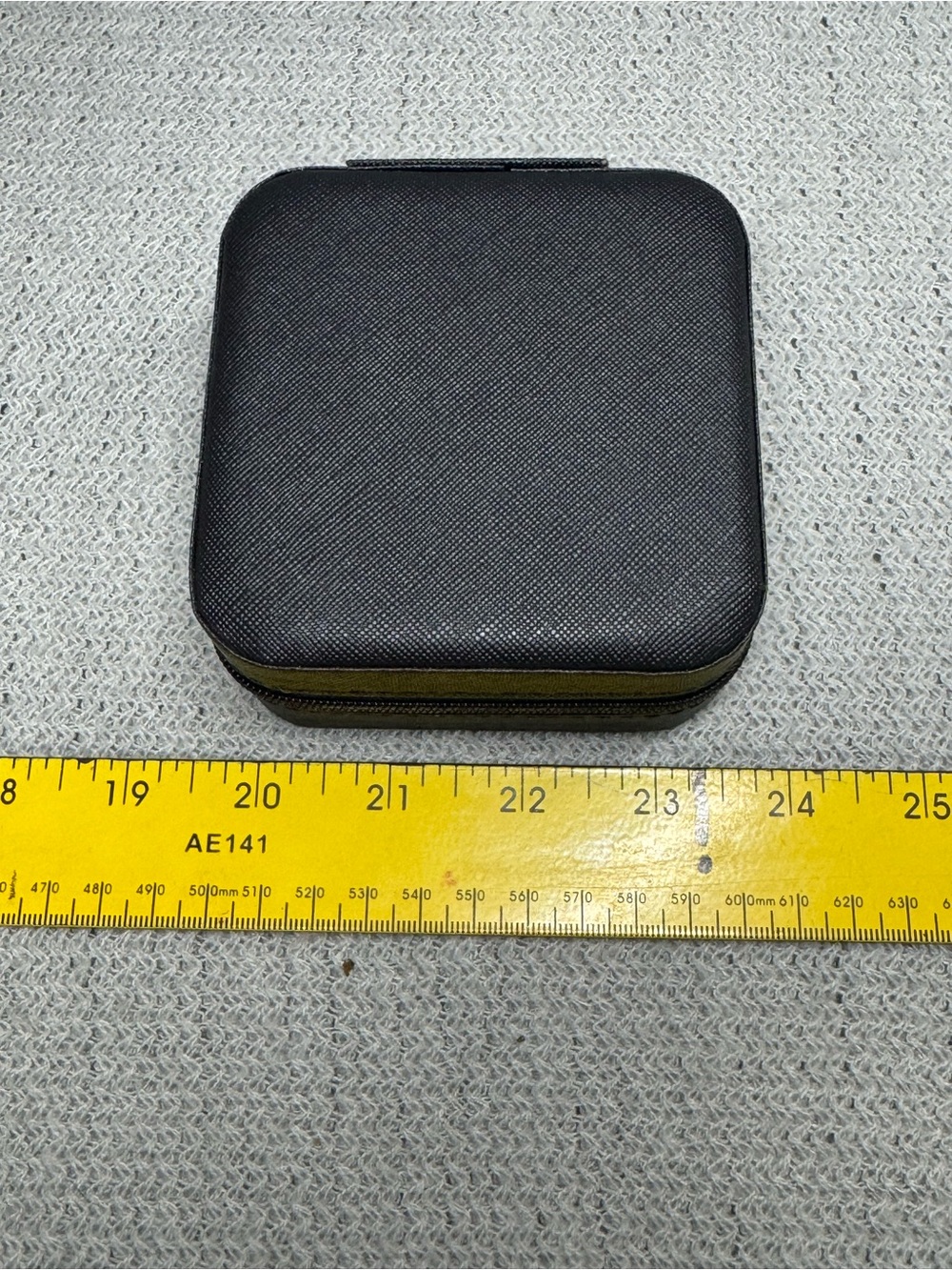 Portable Black Zip Case for Jewelry and Accessories